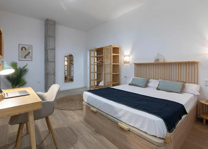Travel Habitat Mediterranean * ולנסיה